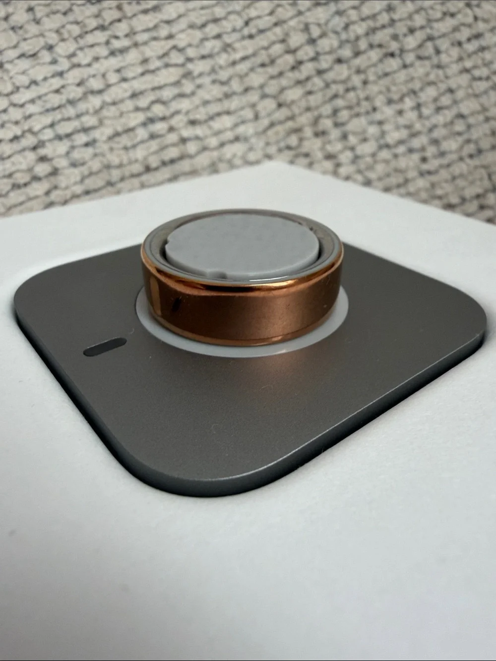 OURA RING 4 Rose Gold Size 10 Smart Ring Charging Bundle with and Gray Cable